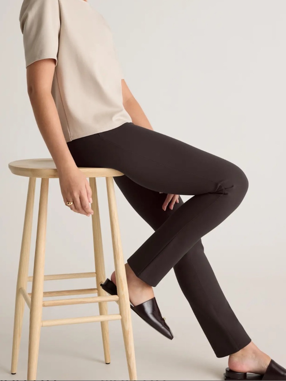 Quince Ultra Stretch Ponte Straight Leg Pants in Brown size XS